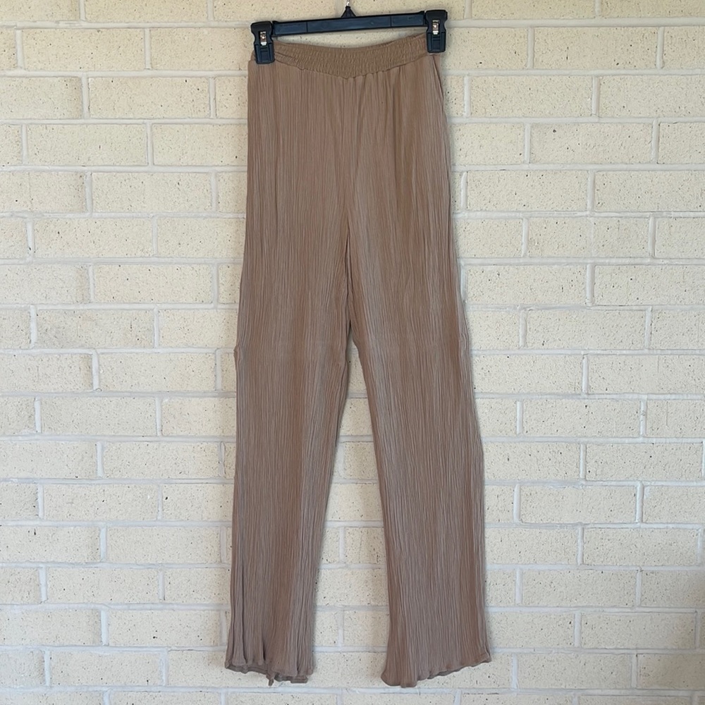 Women’s flowy pants